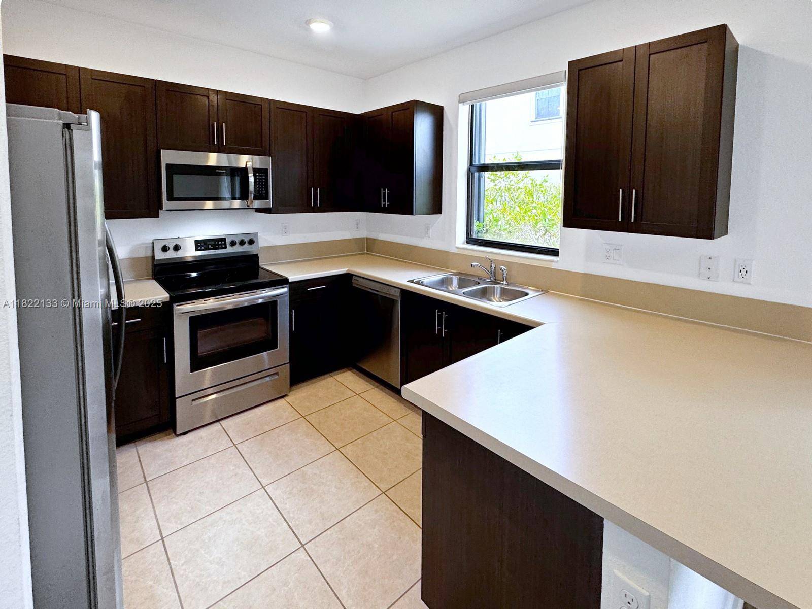Davie, FL 33314,6011 W Paso Fino Pl