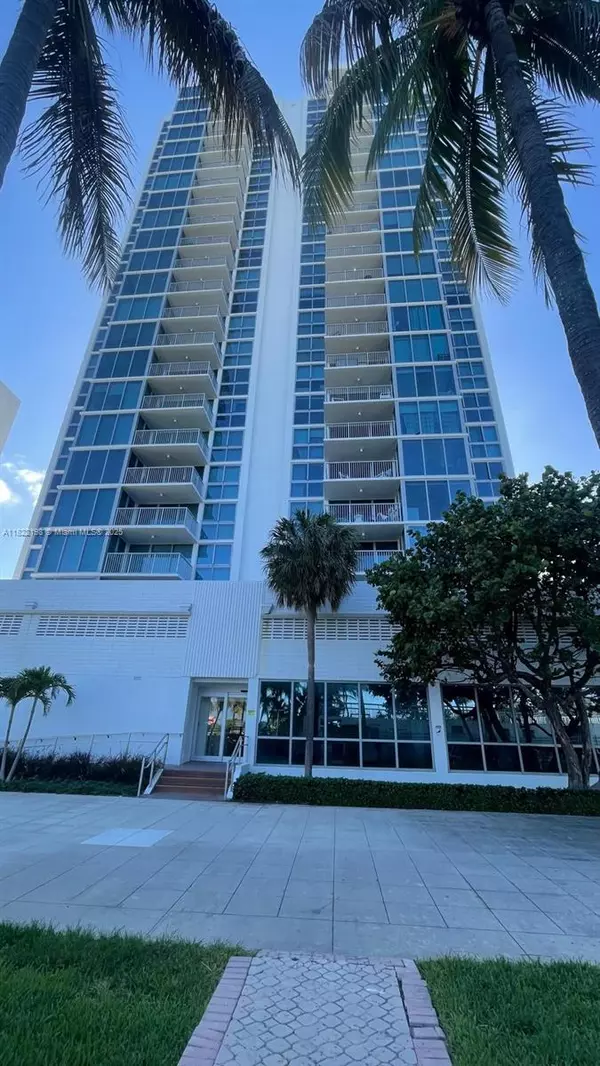 Miami Beach, FL 33140,2655 Collins Ave #1407