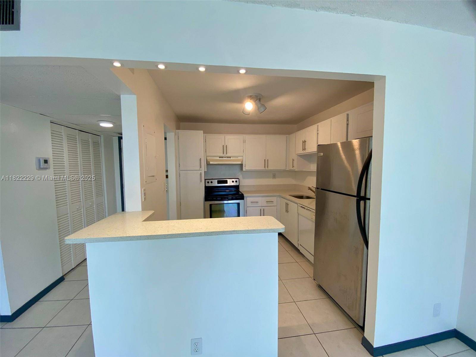 Hollywood, FL 33020,2781 Taft St #211