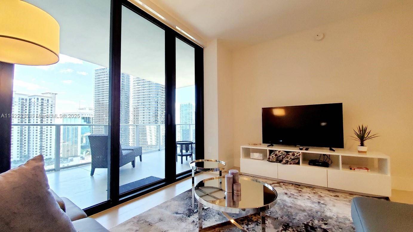 Miami, FL 33131,1010 Brickell Ave #2511
