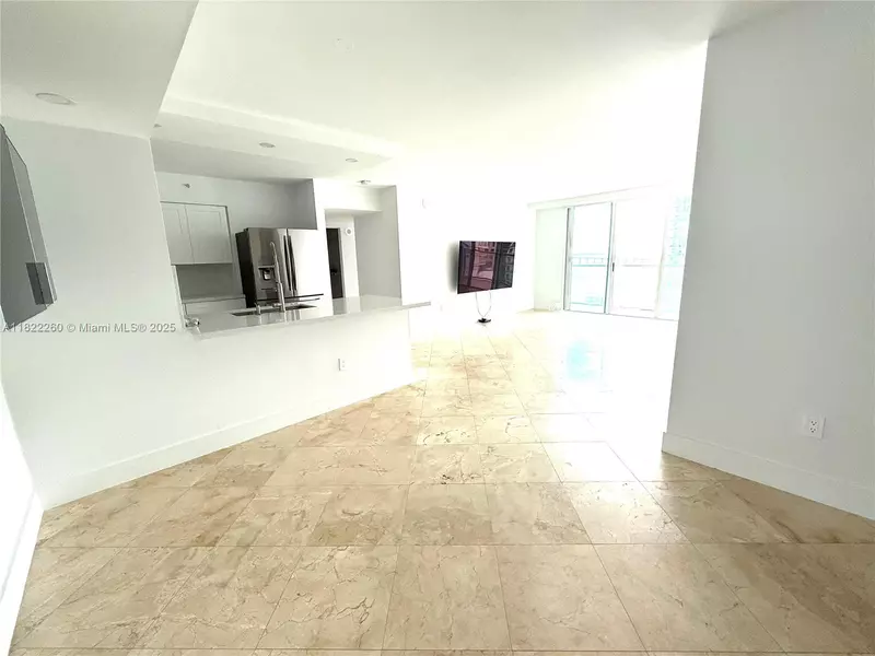 1155 Brickell Bay Dr #1703, Miami, FL 33131