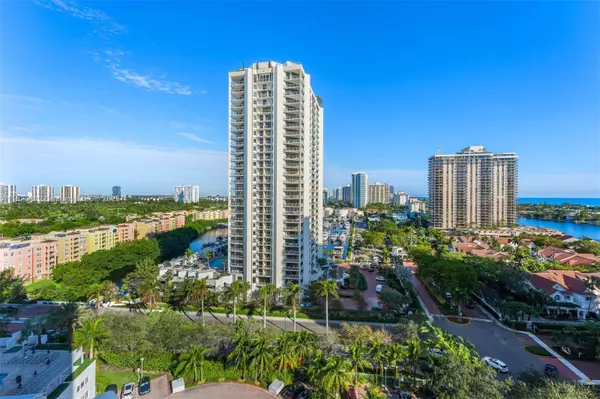 Aventura, FL 33180,19400 Turnberry Way #1221