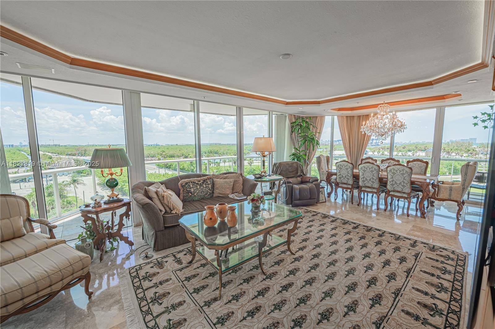 Hollywood, FL 33019,6051 N Ocean Dr #704