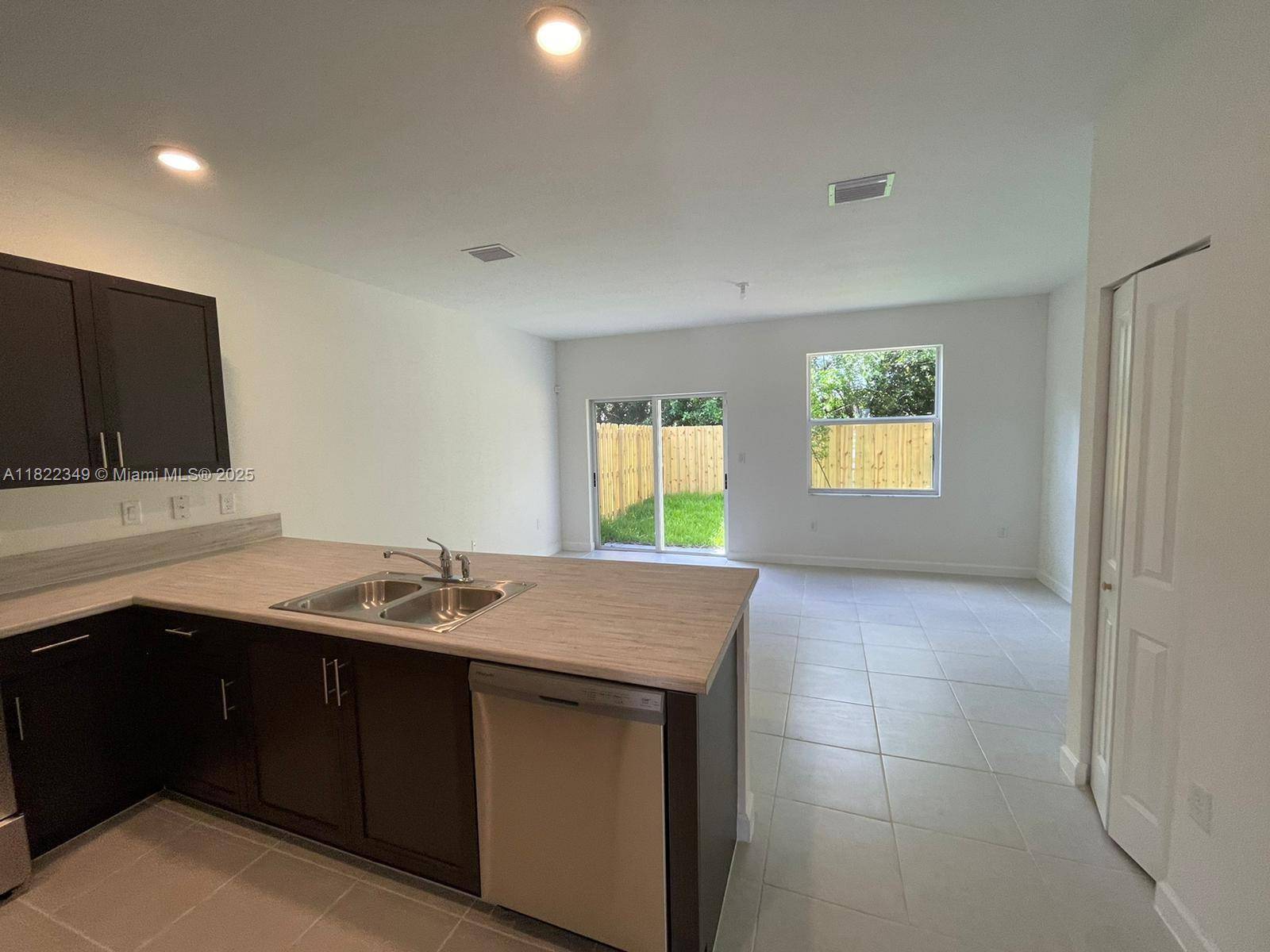 Homestead, FL 33035,2660 SE 19th St #2660