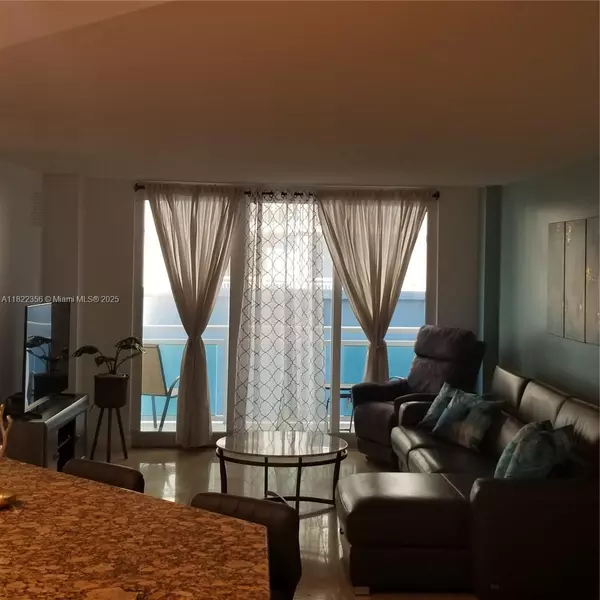 Miami Beach, FL 33141,6917 Collins Ave #408