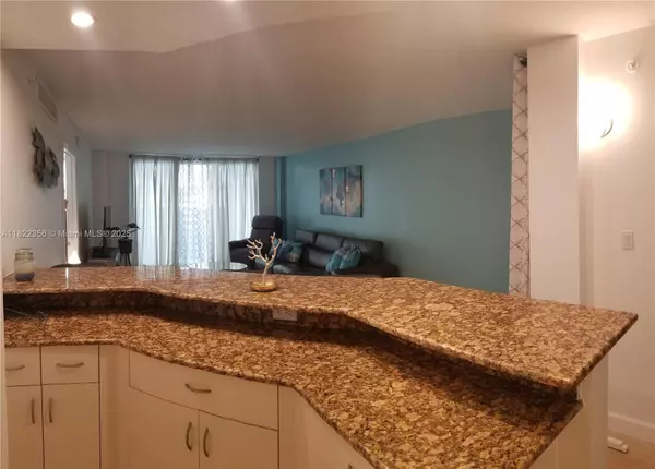 Miami Beach, FL 33141,6917 Collins Ave #408