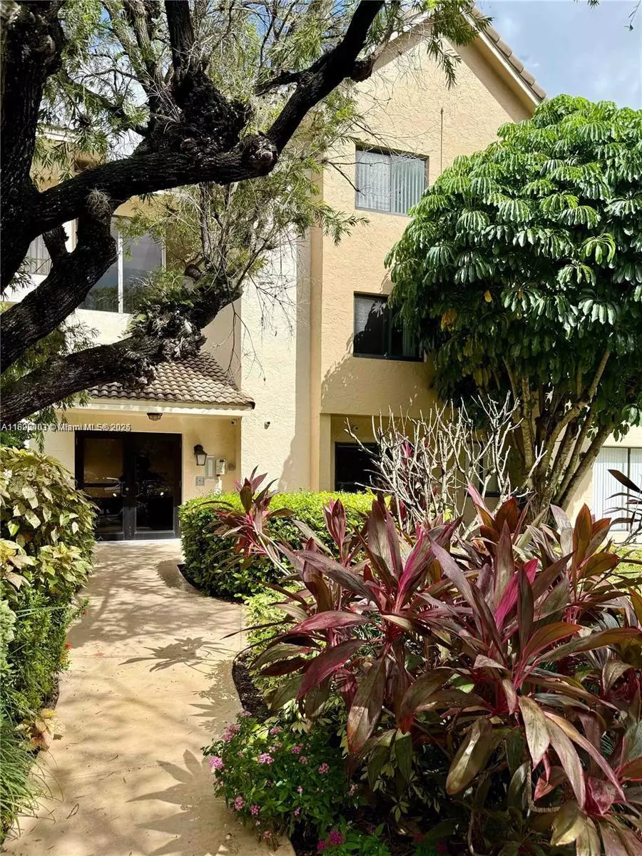 Coral Springs, FL 33071,10001 W Atlantic Blvd #321