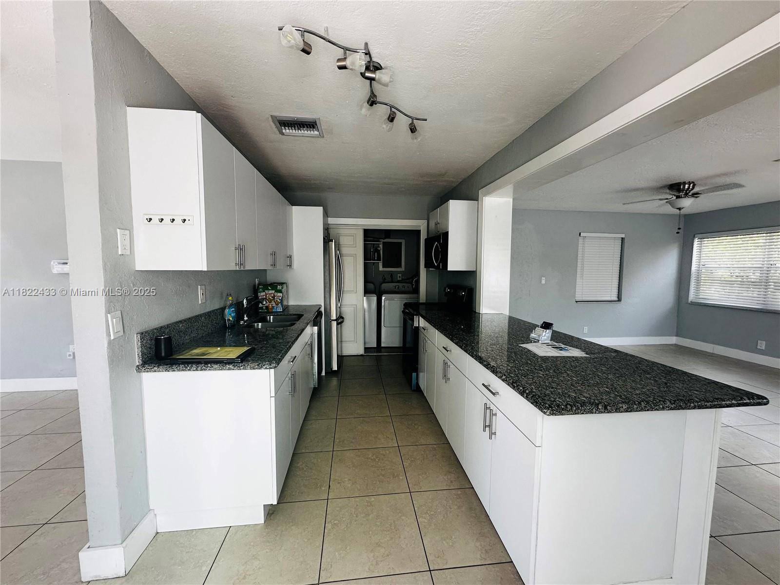 Hollywood, FL 33024,800 N 69th Ave