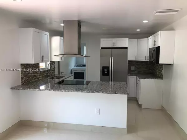 1121 SW 24th Ave #2, Fort Lauderdale, FL 33312