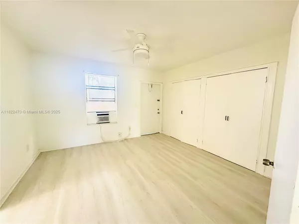 Miami, FL 33180,19121 NE 25th Ave #2