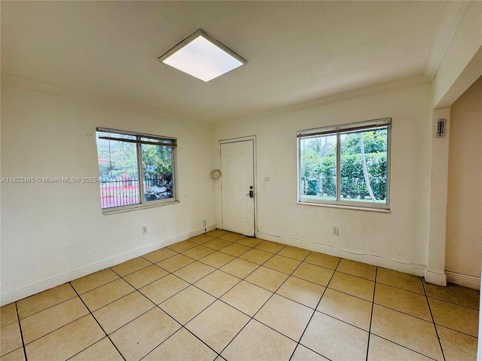 North Miami Beach, FL 33160,2540 NE 181st St #1