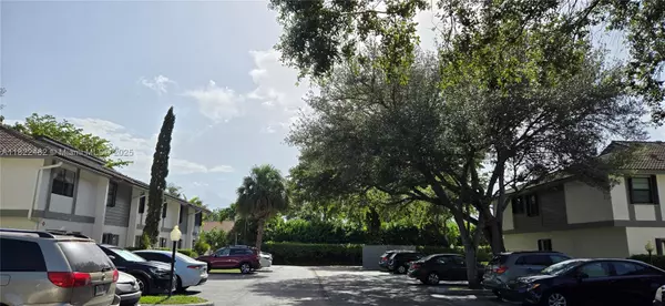 Coral Springs, FL 33071,9750 NW 14th St #30-5