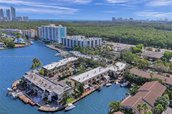 Eastern Shores, FL 33160,16478 NE 27th Pl #34