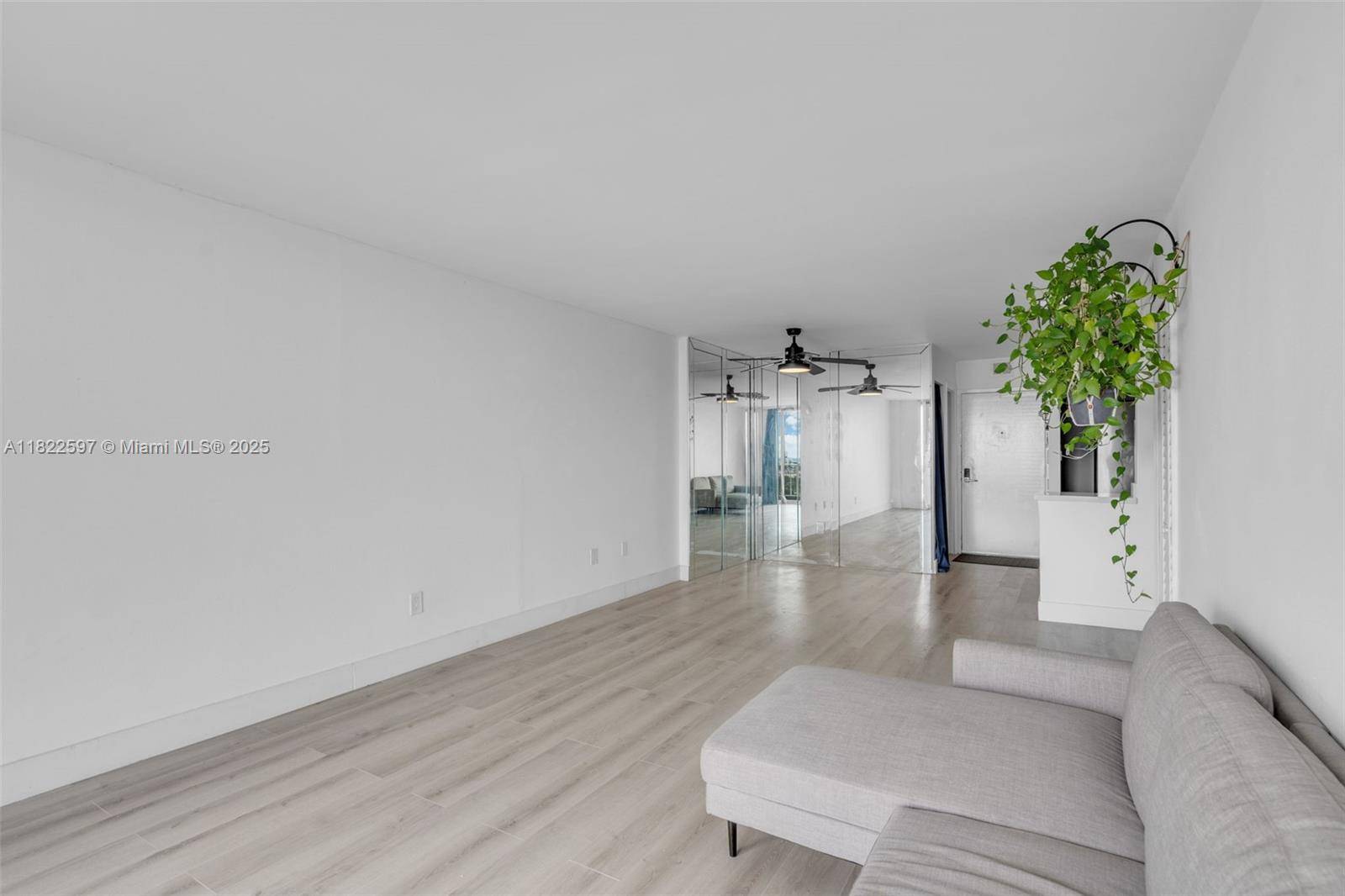 Miami Beach, FL 33141,6900 Bay Dr #11F