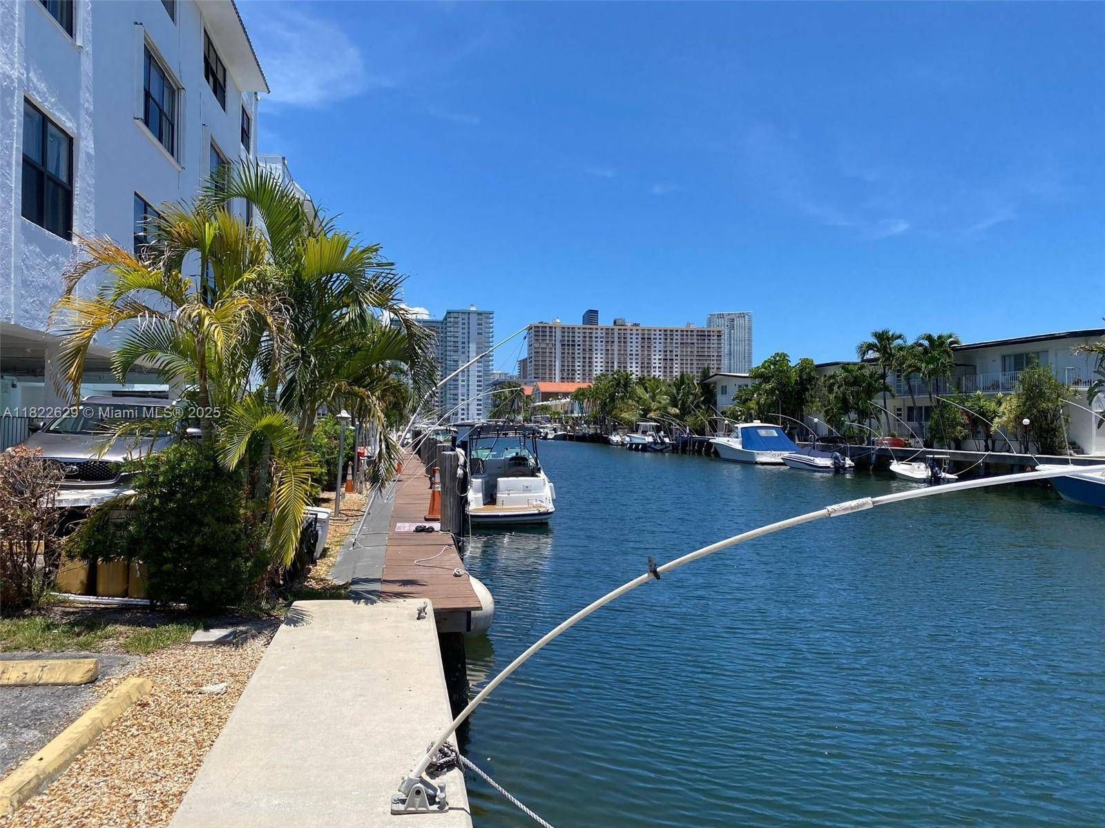 North Miami Beach, FL 33160,3642 NE 171st St #208