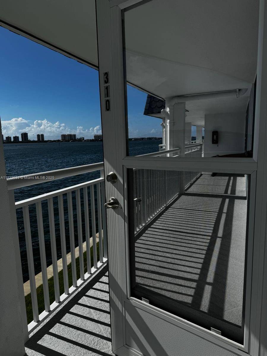 North Palm Beach, FL 33408,100 Shore Ct #310