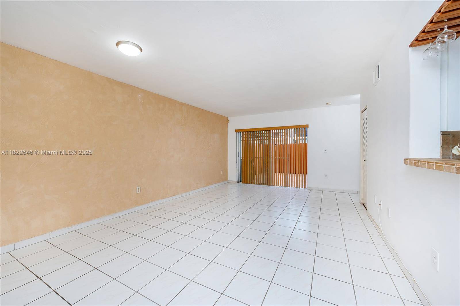 Miami, FL 33182,12521 NW 11th Ln #105