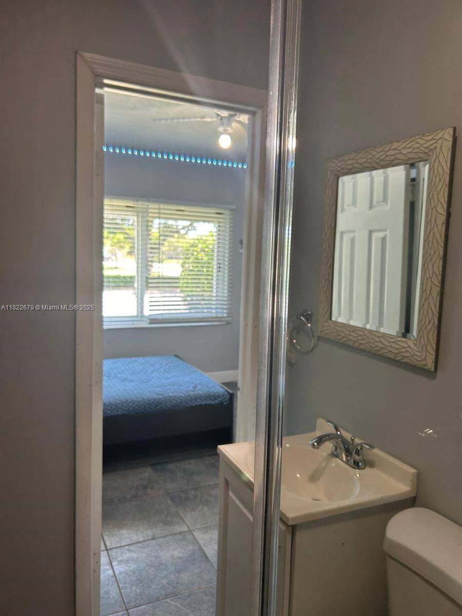 Miami, FL 33168,59 NW 115th St #1