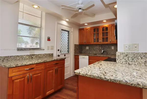 Aventura, FL 33160,2920 Point East Dr #N208