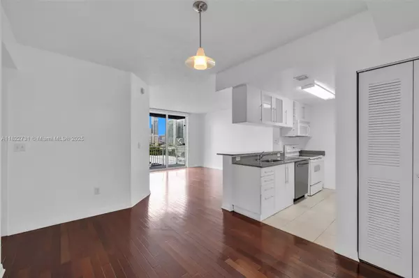 Miami, FL 33132,275 NE 18th St #706
