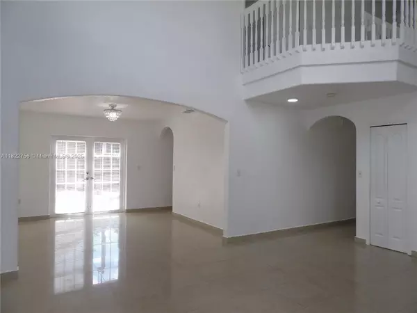 Miami, FL 33185,5411 SW 158th Ct