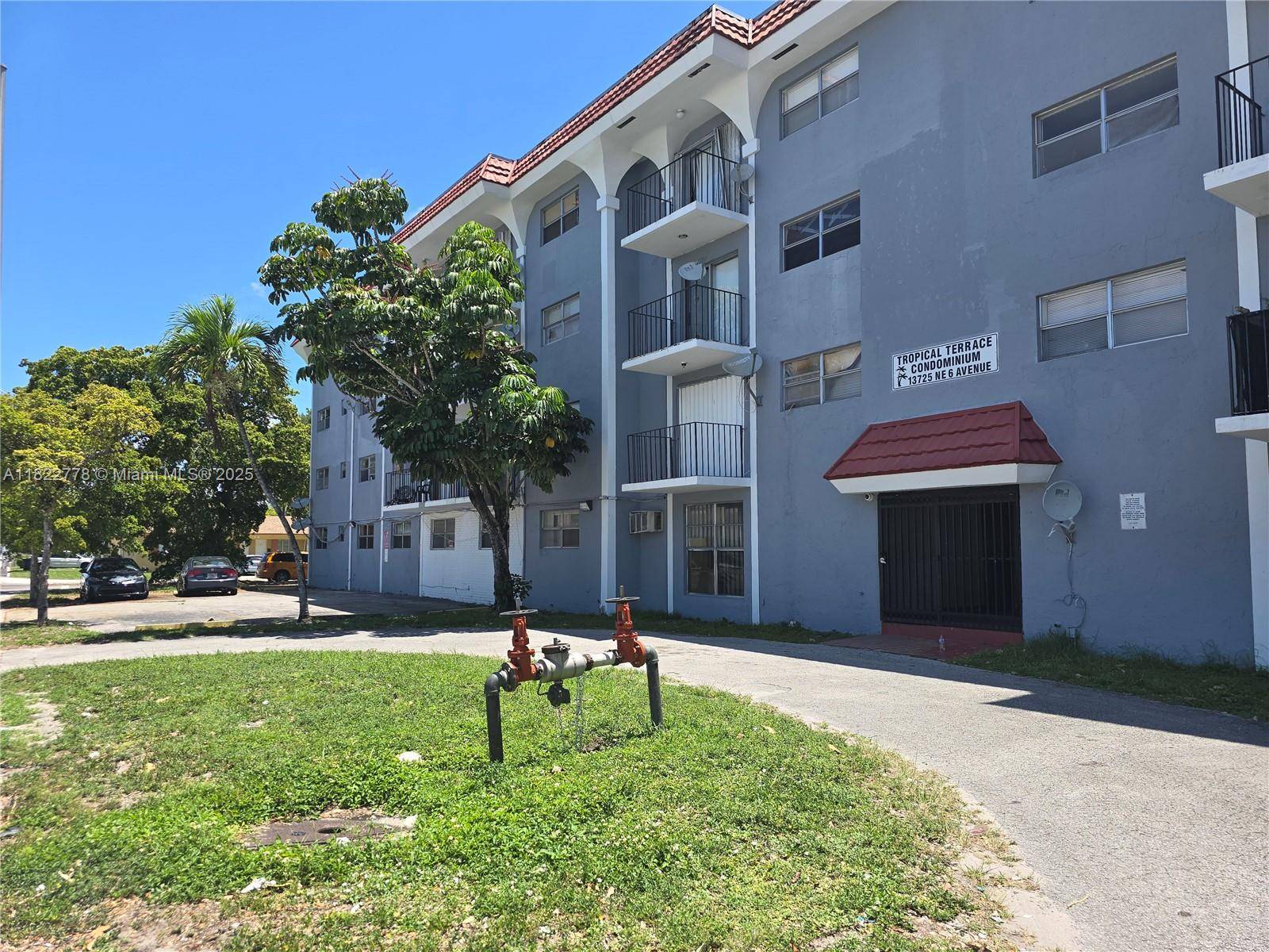 13725 NE 6th Ave #305, North Miami, FL 33161