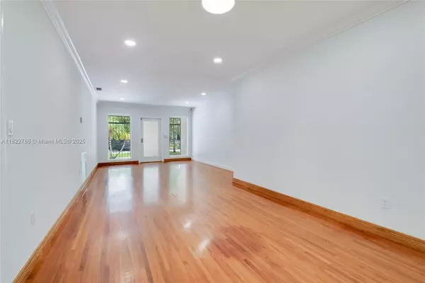 Coral Gables, FL 33134,708 Navarre Ave