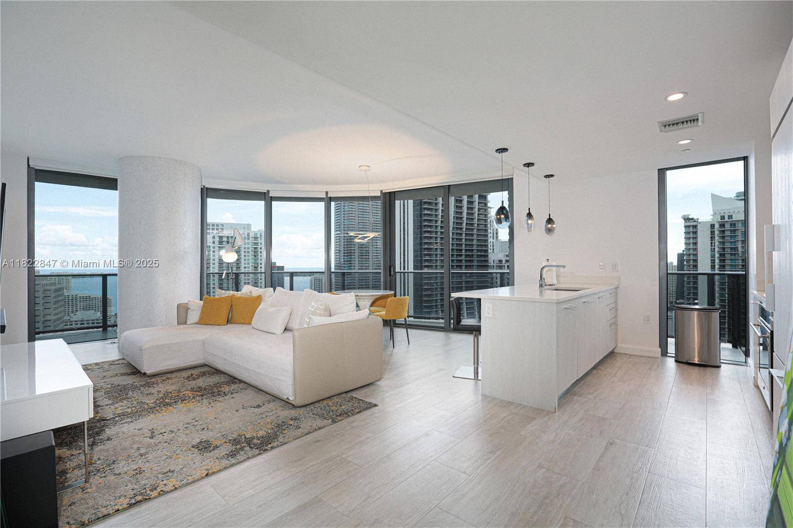 45 SW 9th St #3403, Miami, FL 33130