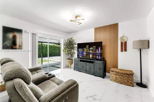 Cutler Bay, FL 33157,9120 Cutler Ridge Dr