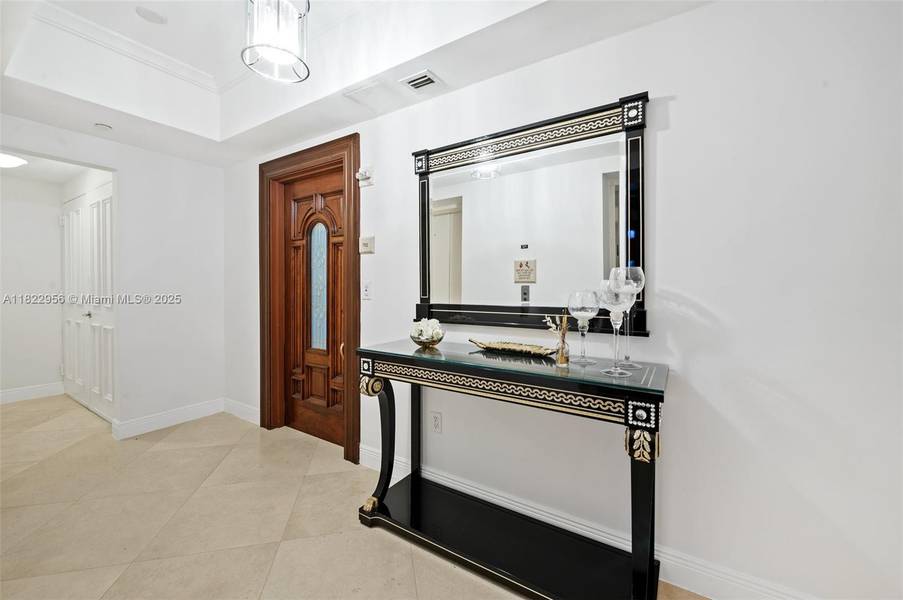 17875 Collins Ave #702, Sunny Isles Beach, FL 33160