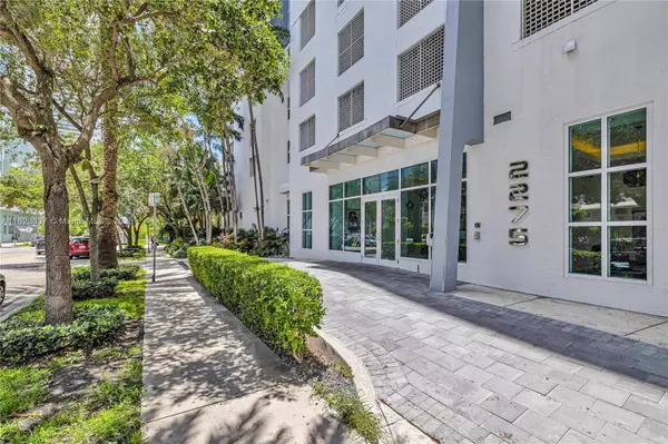 Miami, FL 33137,2275 Biscayne Blvd #504