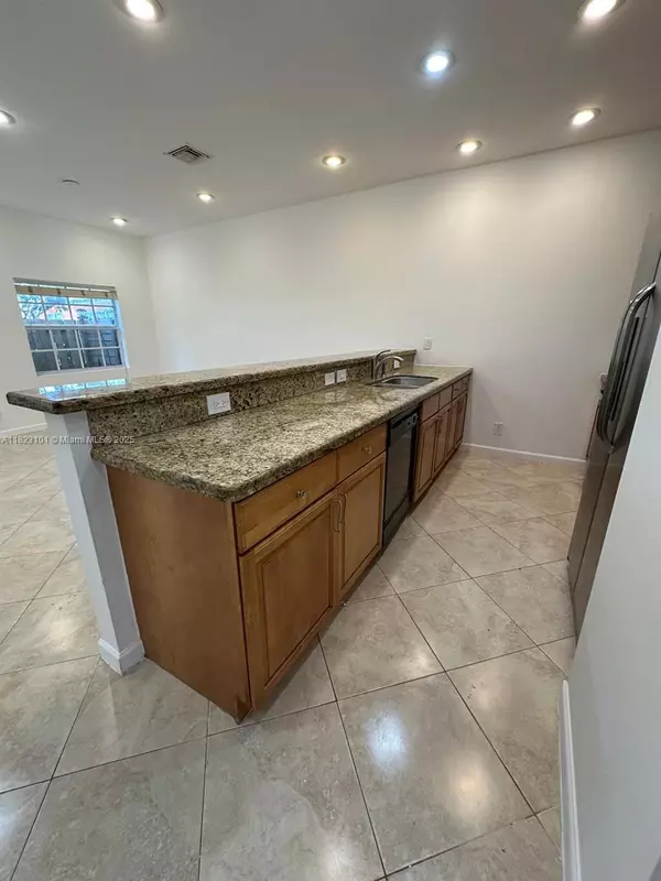 Hollywood, FL 33020,2307 Washington St #6