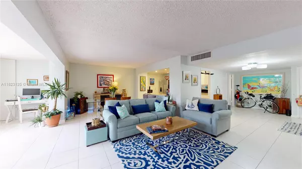 11111 Biscayne Blvd #2G, Miami, FL 33181