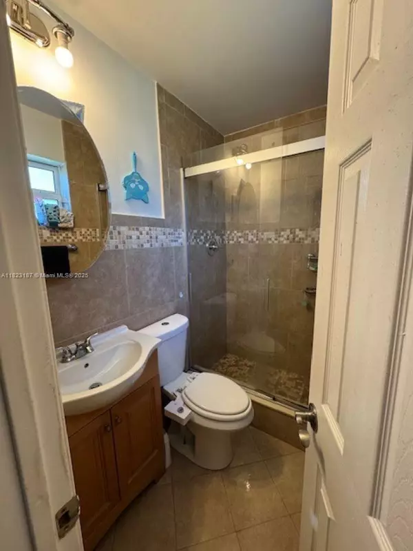 Hollywood, FL 33020,2103 N 20th Ave #1-2