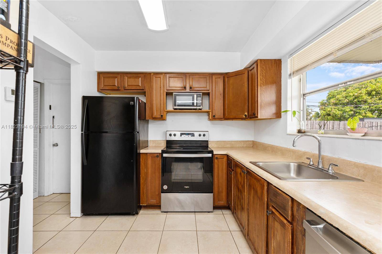 Pembroke Pines, FL 33024,8851 NW 12th St