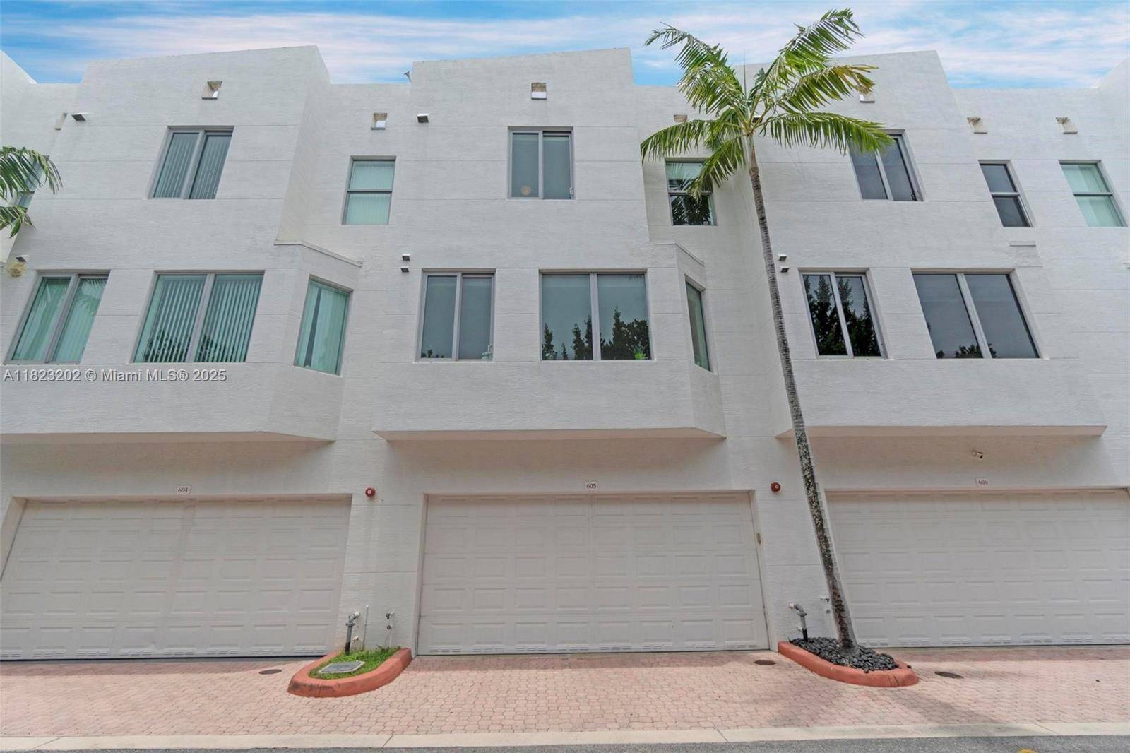 Hollywood, FL 33020,2138 Van Buren St #605