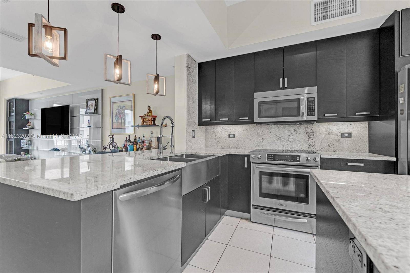 2138 Van Buren St #605, Hollywood, FL 33020