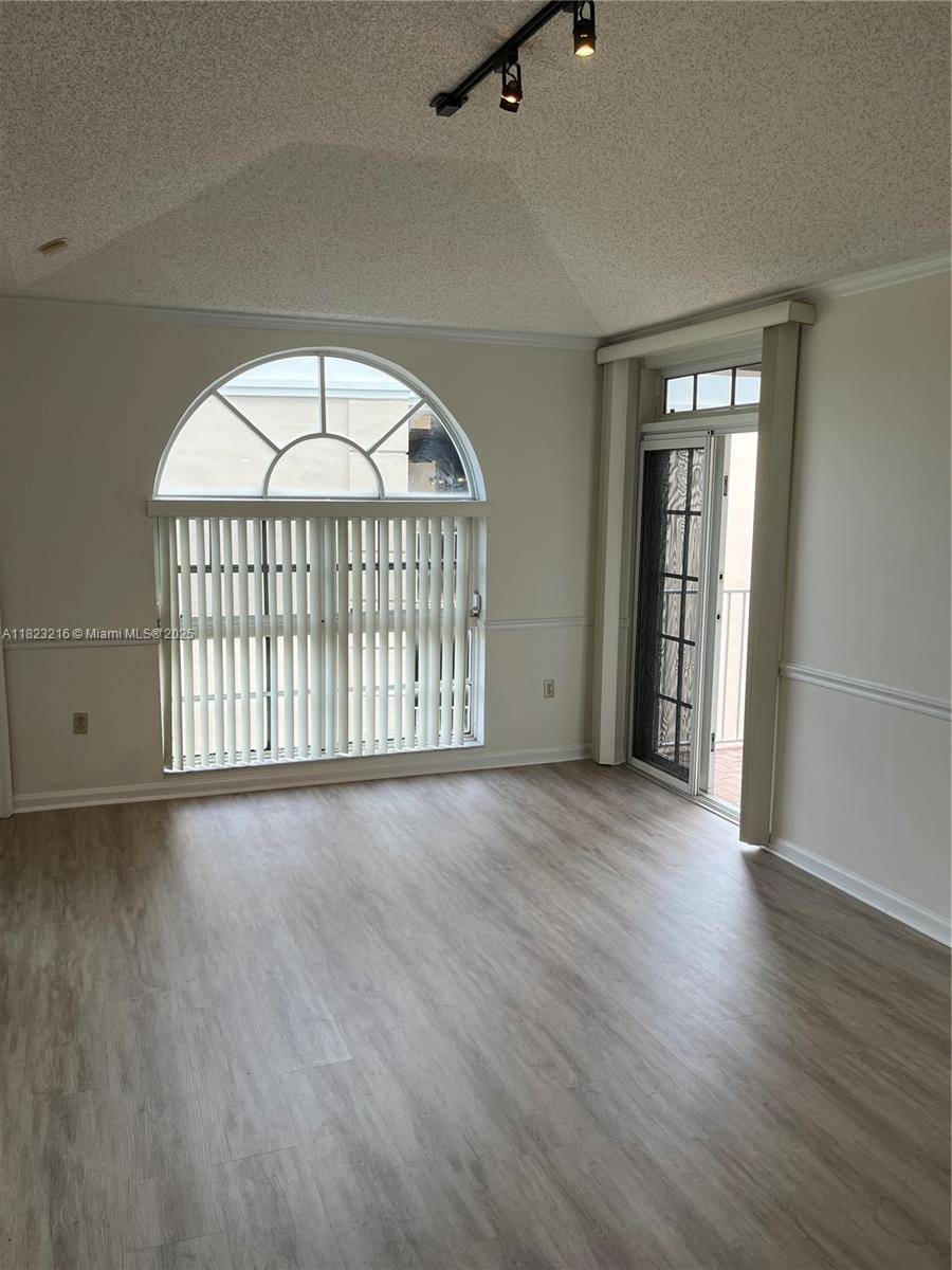 Coral Gables, FL 33146,1280 S Alhambra Cir #2416