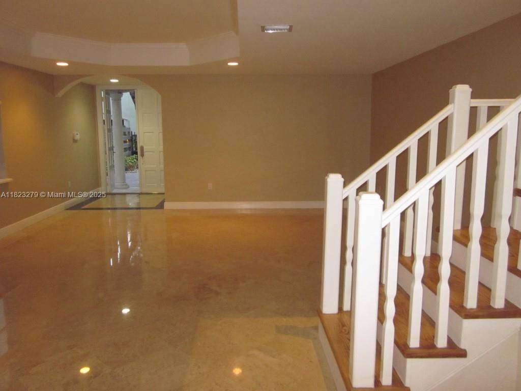 Miami, FL 33133,2920 Catalina St #2920