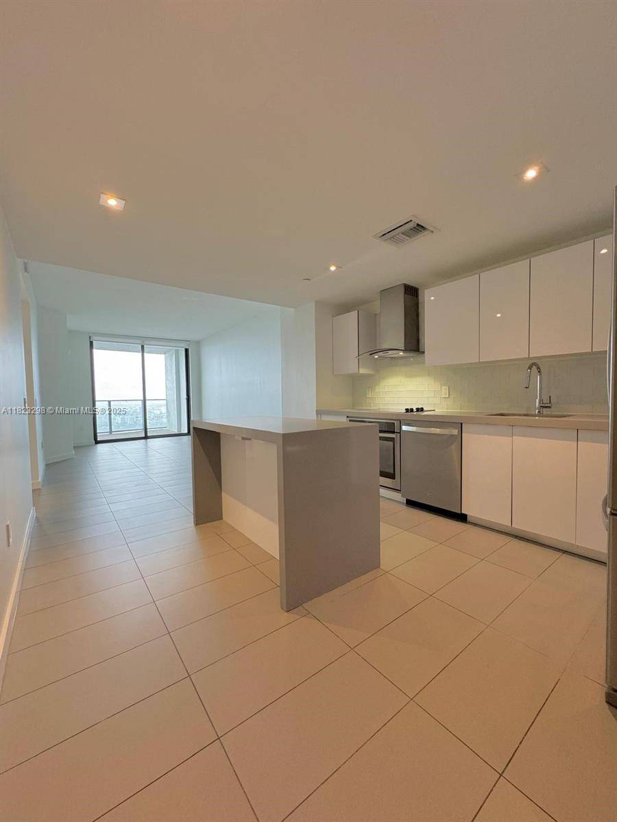 Miami, FL 33132,1600 NE 1st Ave #3711