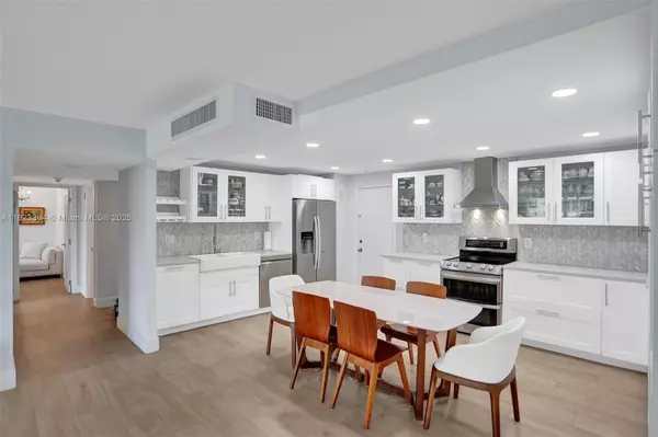 Key Biscayne, FL 33149,150 Ocean Lane Dr #3H