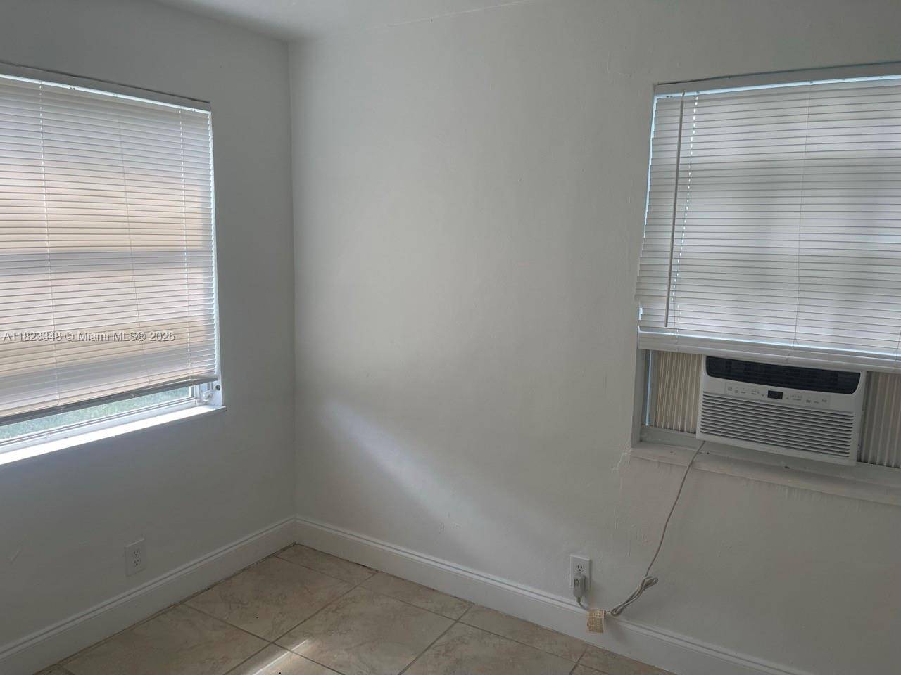 North Miami Beach, FL 33160,2329 NE 173rd St #REAR