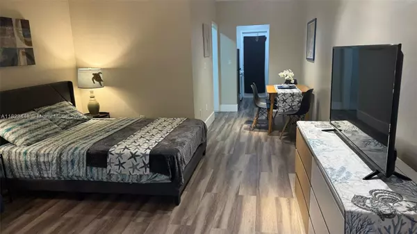 Miami Beach, FL 33141,8132 Harding Ave #2