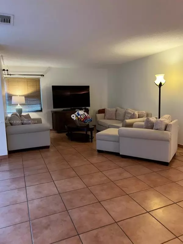 South Miami, FL 33143,5780 SW 59th Pl