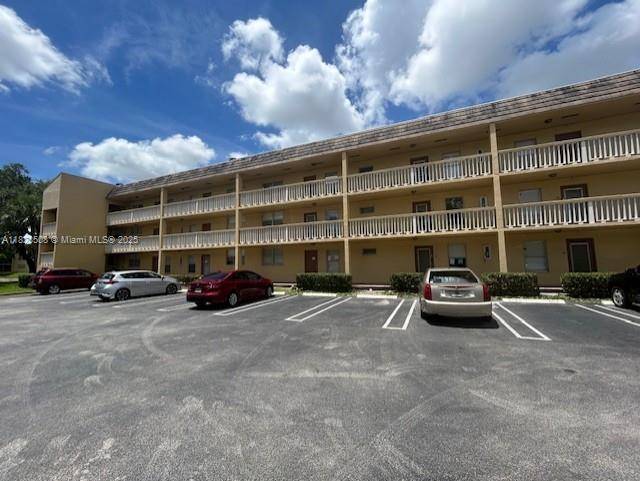 6200 NW 62nd St #104, Tamarac, FL 33319
