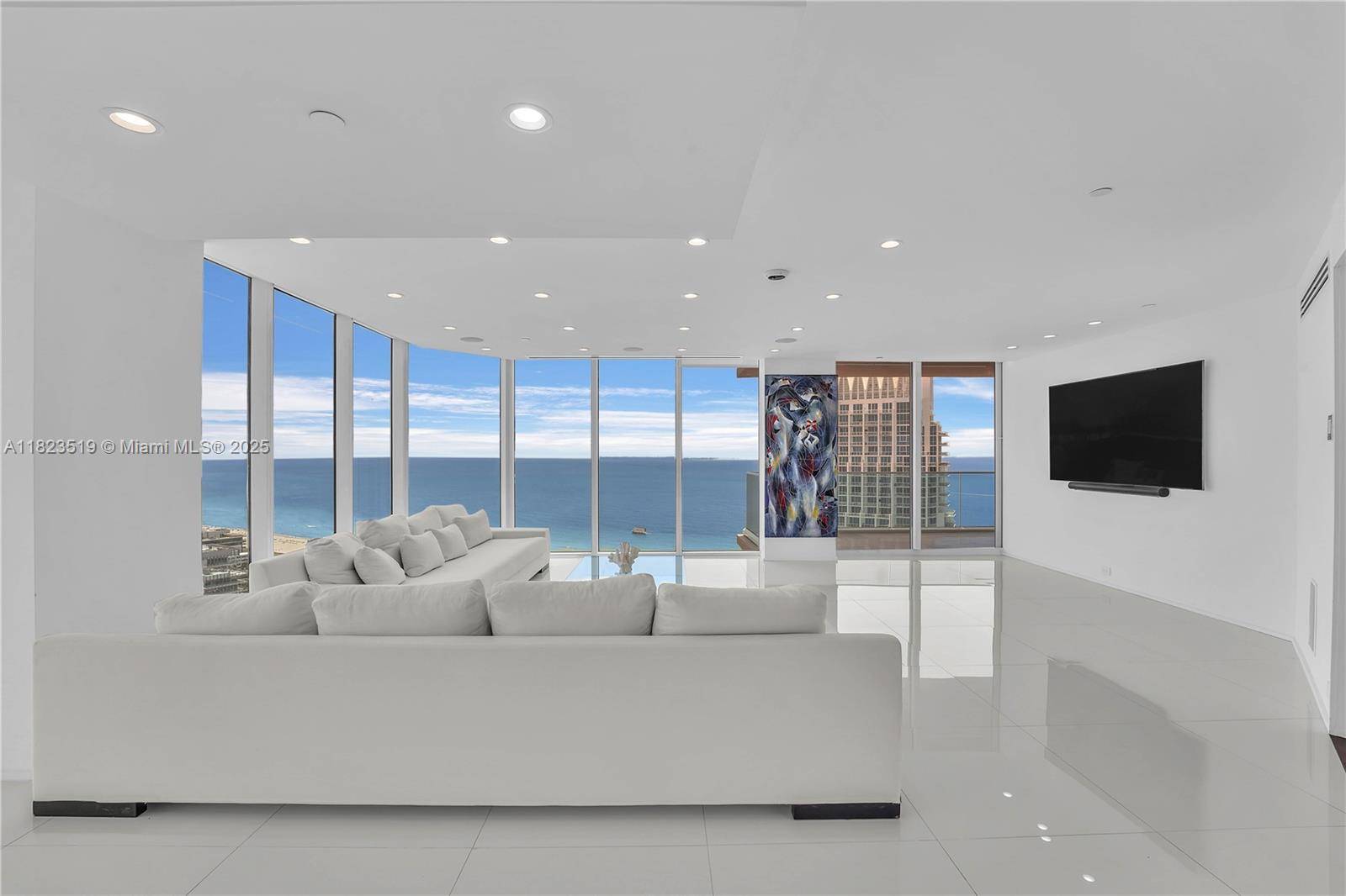 Miami Beach, FL 33139,300 S Pointe Dr #3405