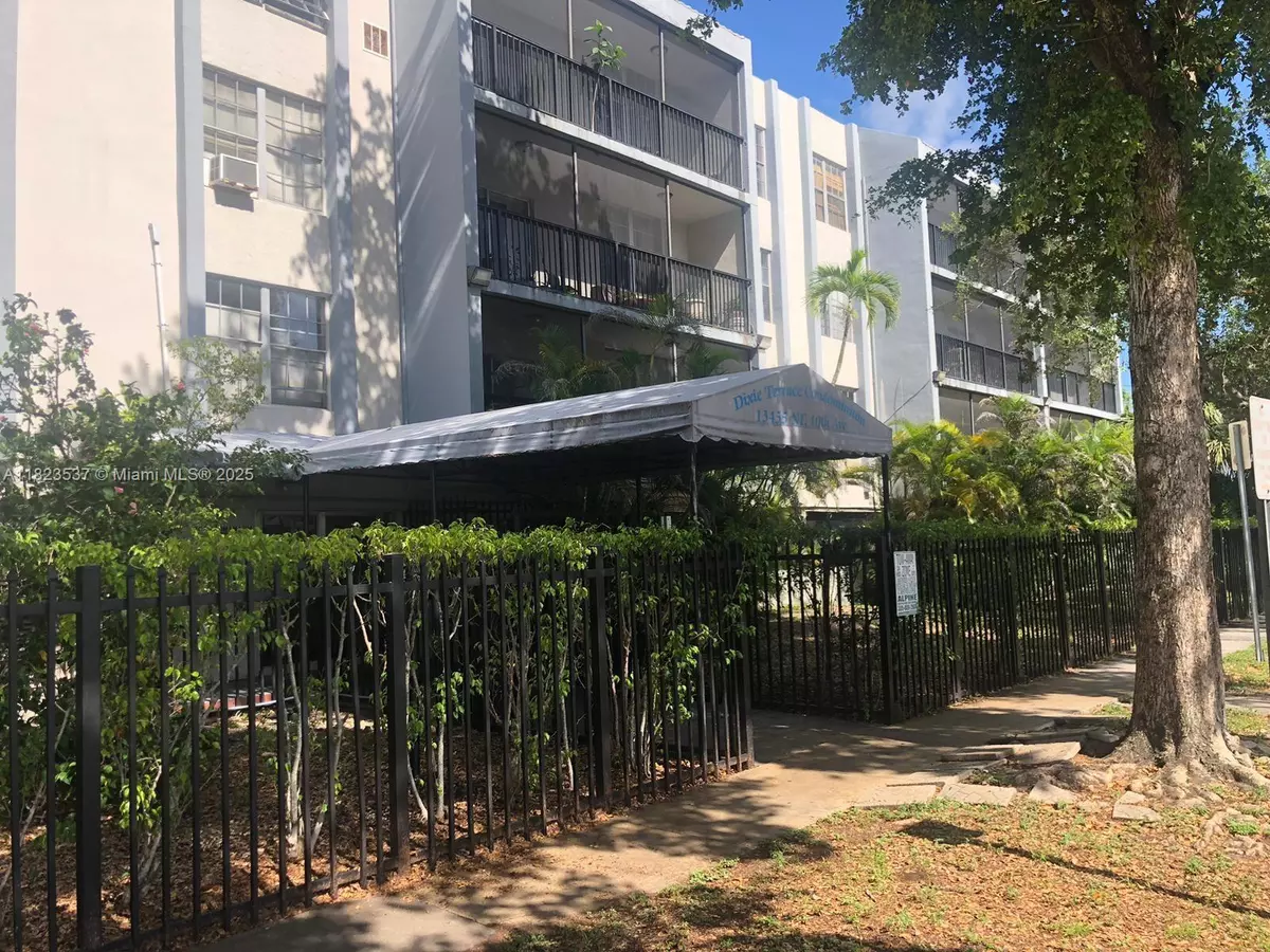North Miami, FL 33161,13455 NE 10th Ave #208