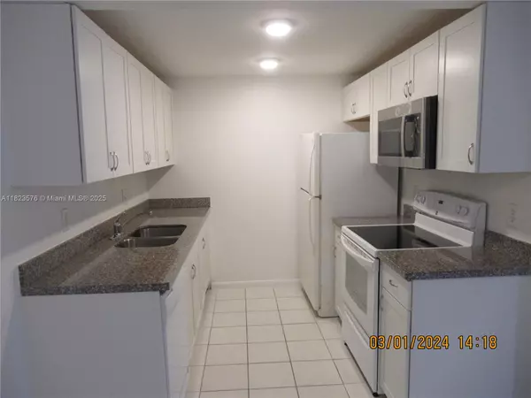 Coconut Creek, FL 33066,2405 Antigua Cir #J1