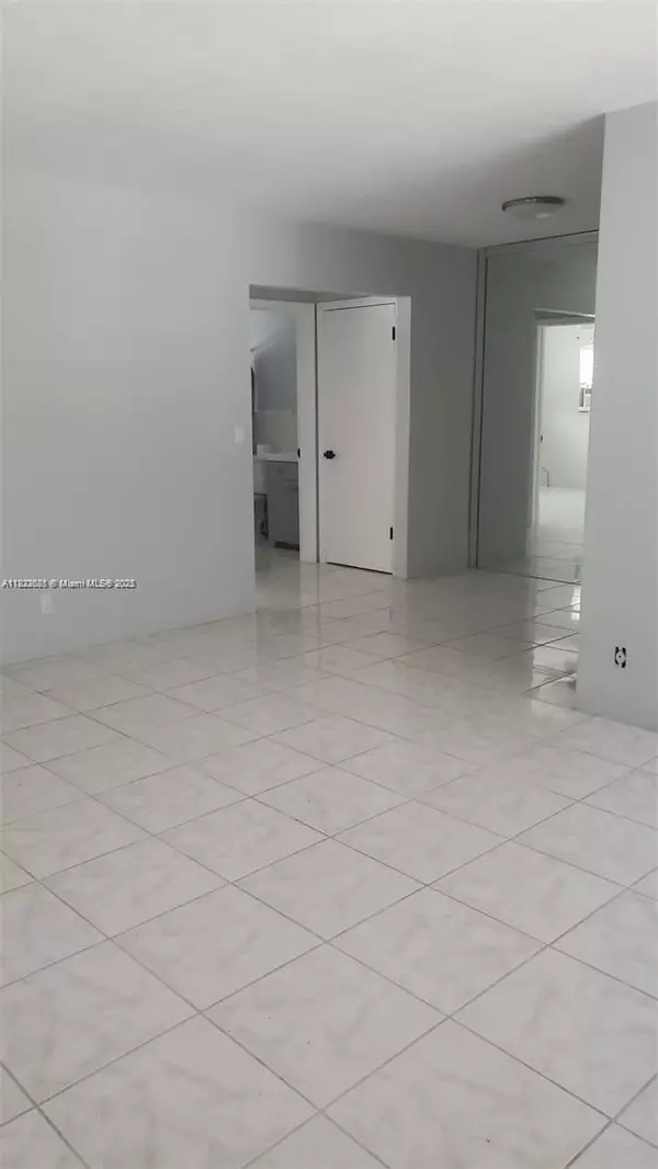 Hollywood, FL 33020,1816 Mckinley St #12