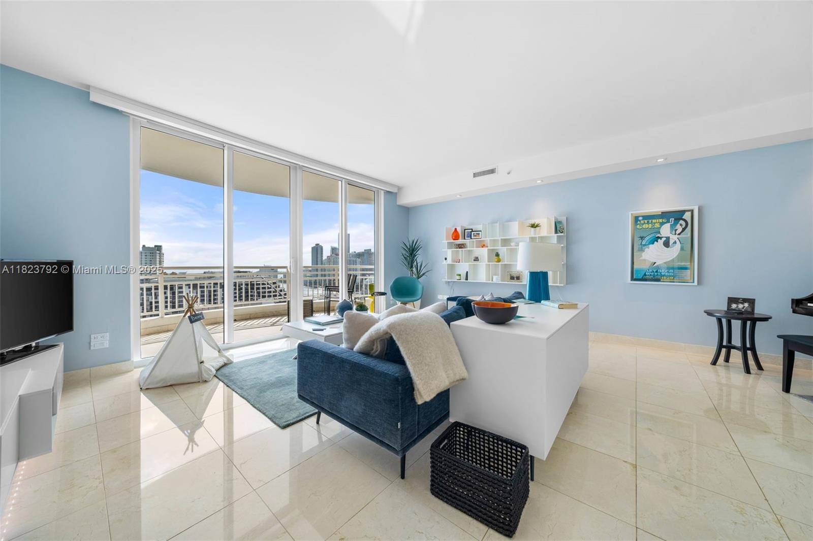 Miami, FL 33131,848 Brickell Key #2503